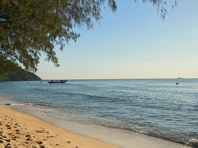 Plage de Sunset Beach Ă Koh-Rong Samloem