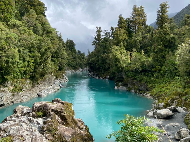 Les eaux bleues des gorges d'Hokitika