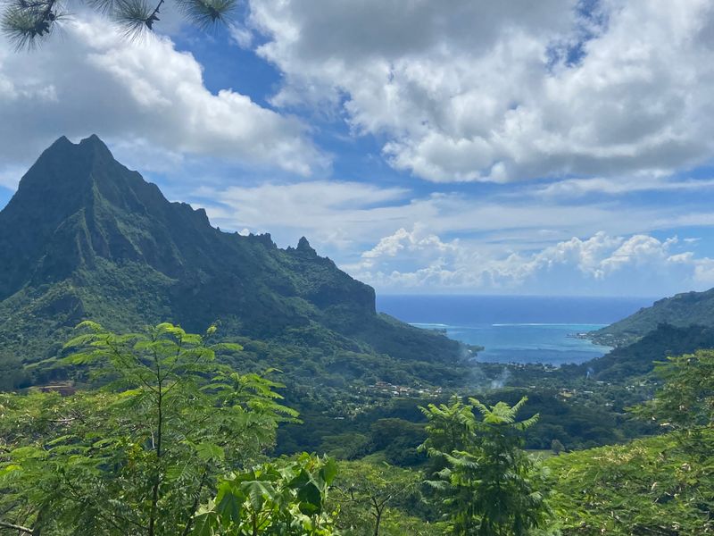 La baie de Cook à Moorea