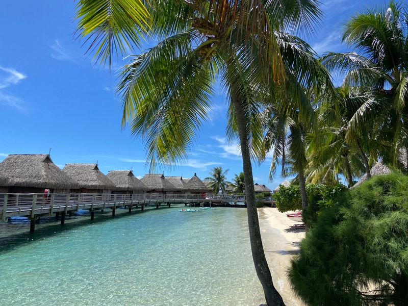 Les plages des beaux hôtels sur Moorea